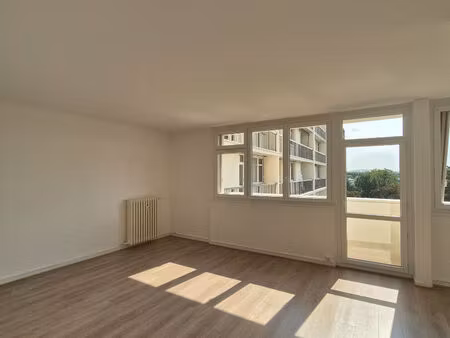 à vendre : appartement 5 pièces au coeur du pecq