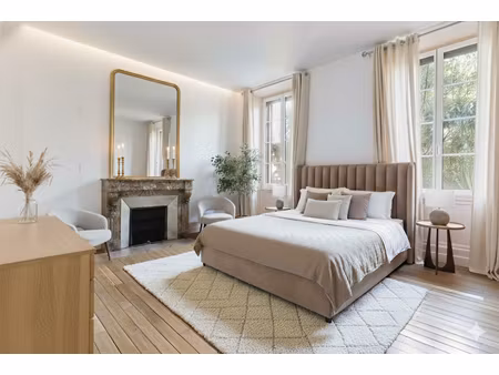 immeuble art déco avec jardin et garage en coeur de ville