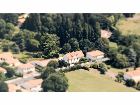 maison familiale 172 m² 4 chambres 79410 échiré centre - fort potentiel