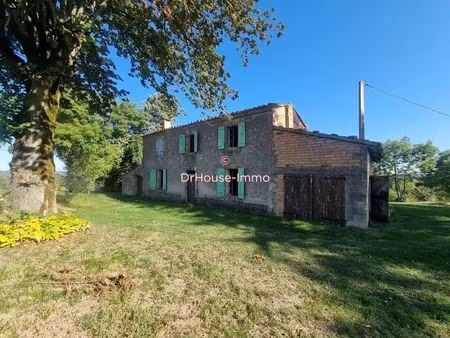 fermette à rénover sur 1 hectare avec dépendances et vue campagne