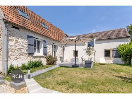 a 5 km de garancières - maison en pierre joliment rénovée sur un terrain clos de murs