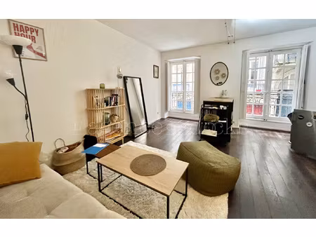 bordeaux st pierre - t2 39m2 très bien placé rue du chai des