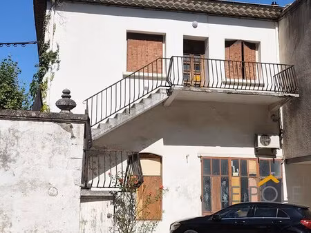 immeuble avec habitation et garage a renover