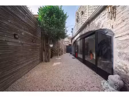 maison de caractère de 185 m² avec tour médiévale et rénova