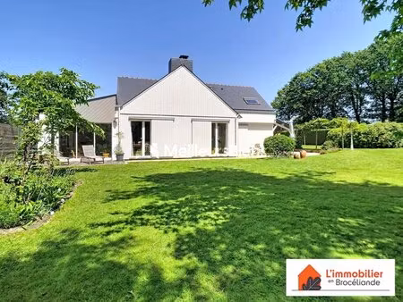 grande maison familiale en ossature bois au cœur de plélan-le-grand