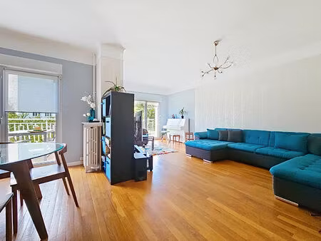 maison familiale _ 6 chambres _bureau _ grand espace de vie _ terrasses _ jardin _ garage