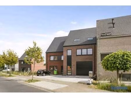 rustig gelegen nieuwbouwappartement met 3 slaapkamers en ...