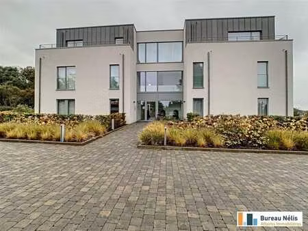 appartement deux/trois chambres avec emplacements de parking