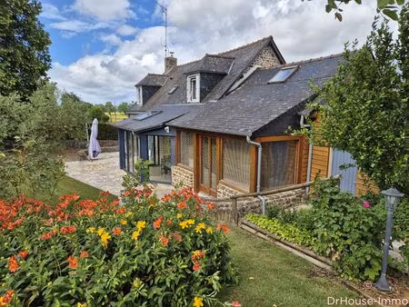 a 5 mn env de gorron  belle maison en pierres  4 chambres sur terrain de 2870 m2