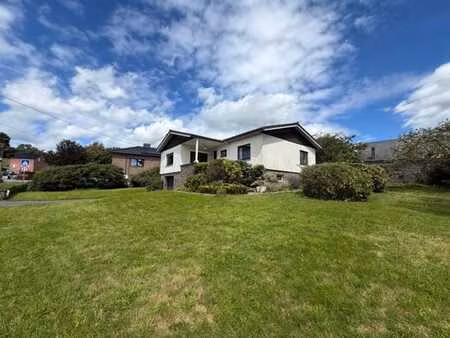 bungalow 3 chambres + caves et garage a vendre a sprimont