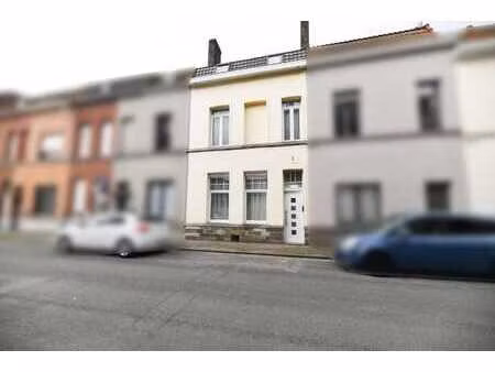 maison mitoyenne entièrement rénovée sise à tournai