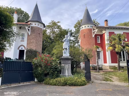 villa de luxe à vendre dans le quartier la faiencerie-le clos saint cyr
