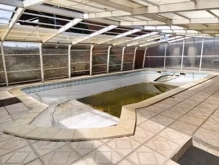 magnifique maison avec 6chambres et piscine