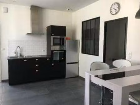 location appartement 3 pièces à bordeaux (33000) : à louer 3 pièces / 65m² bordeaux
