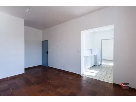 appartement 3 pièces aigues-mortes intra-muros