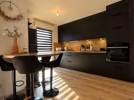 cosnes-et-romain – appartement duplex avec entrée individuelle  balcon et parking