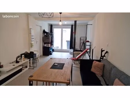 studio 1 pièce 37 m²