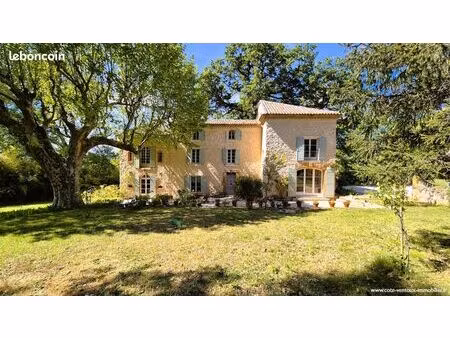 propriété 7 pièces 270 m²