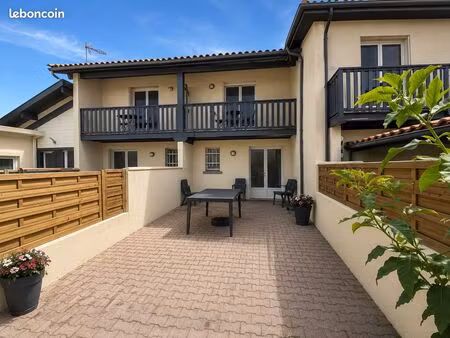 maison avec terrasses - 1ere ligne