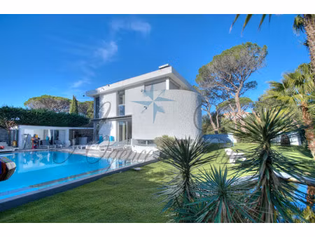 villa de luxe à vendre dans le quartier valescure-vaulongue-clair bois-vallon suveret