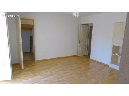 loue f3 73m2
