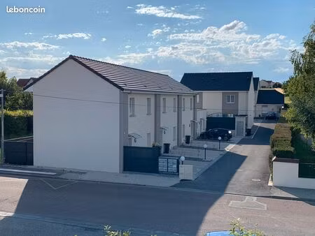 maison t4  avec terrasse et parking privé