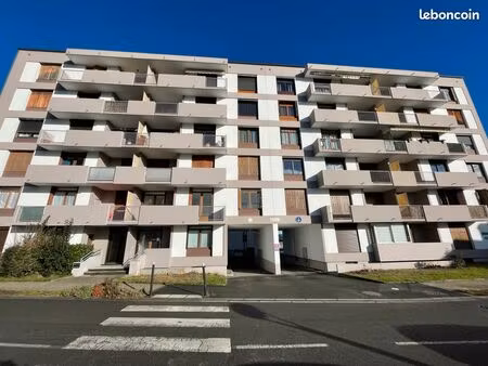 appartement à louer  trois chambres  balcon au centre d'aureilhan