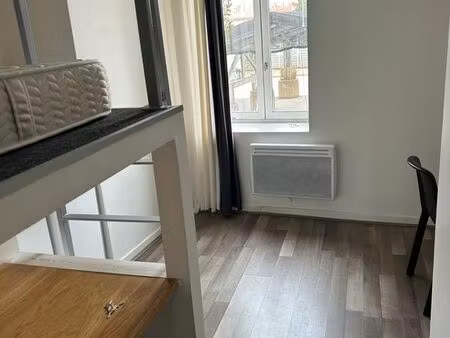 joli studio meublé