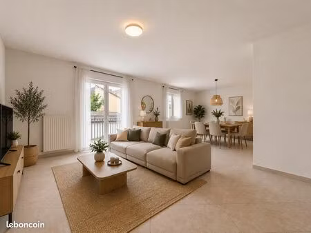 appartement de 100m2 avec grand balcon et garage