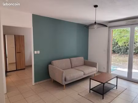 t2 meublé de 41m2 en rez-de-jardin