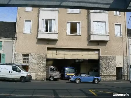 parking/box libre de suite