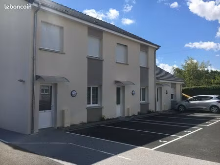 maison t4 avec parking privé et terrasse