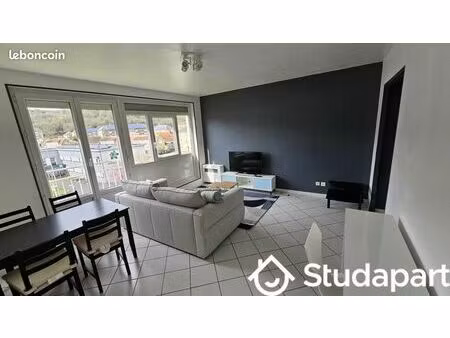 chambre 1 pièce 9 m²