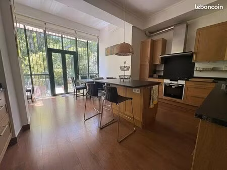 duplex t5 place du commerce – paris 15ᵉ