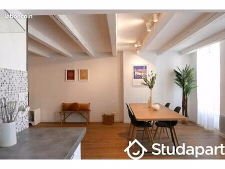 chambre 1 pièce 9 m²