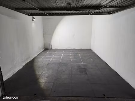 grand box à louer