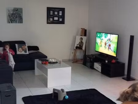 maison t4 mitoyenne   300m² de terrain