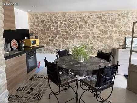 location appartement renove en pierres apparentes