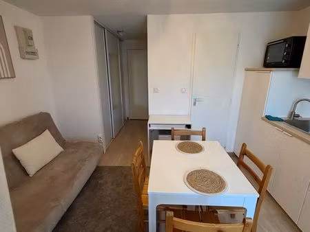 studio meublé 24 m² avec balcon – entièrement rénové – les rousses