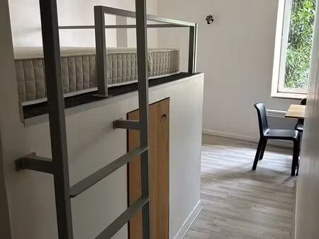 très beau studio meublé