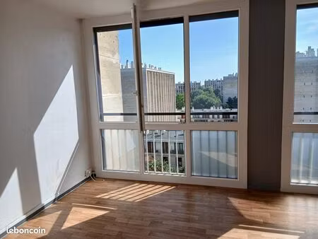 location studio à meudon-la-forêt