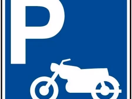 place de moto dans garage fermé