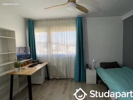 chambre 1 pièce 11 m²