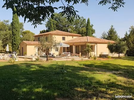 maison provençale 230m2 à jouques terrain 7200m2