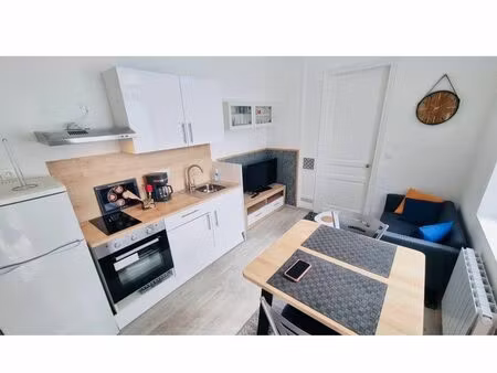 t2 cosy et meublé 28m2 pour étudiant proche edhec / hôpital de roubaix / rue de lannoy / m