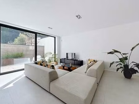 berkendael : magnifique appartement + terrasse ± 20 m²