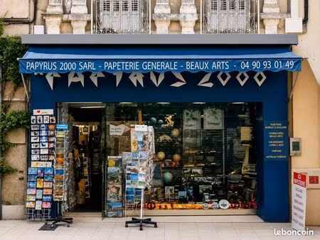 fonds de commerce / droit au bail – emplacement n°1 au cœur historique d'arles