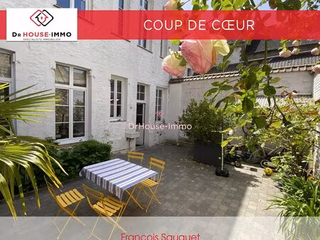 elégante maison bourgeoise à montreuil-sur-mer  5 chambres  cour intérieure et charme d'ép