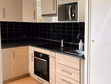 à louer – t2 lumineux avec balcon et parking