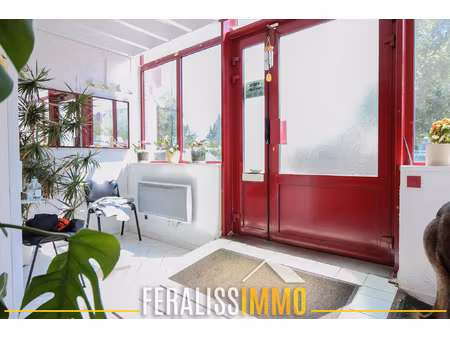 à vendre murs commerciaux de 100 m2 fort potentiel d'aména